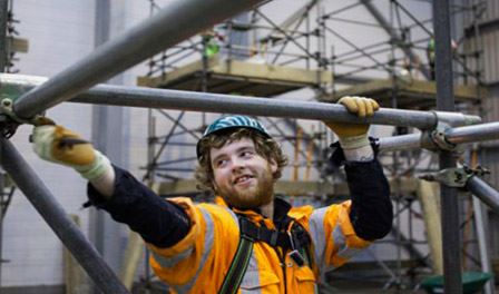 How to dismantle floor steel tubular scaffolding safely