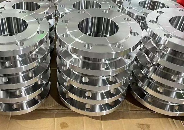 How to Choose the Appropriate Steel Pipe Flange For a Specific Application?